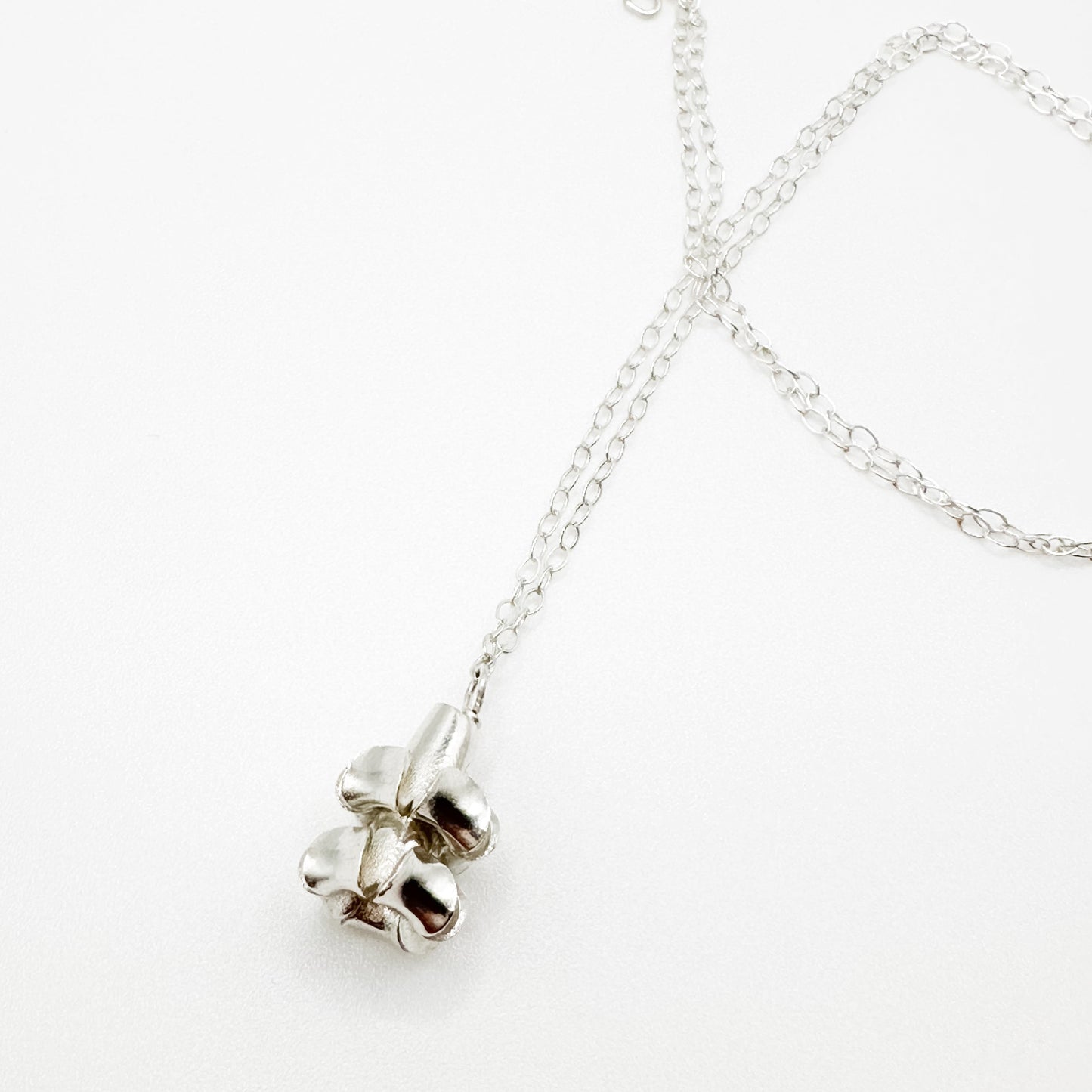 Hoʻomanaʻo Mau Puakenikeni Necklace