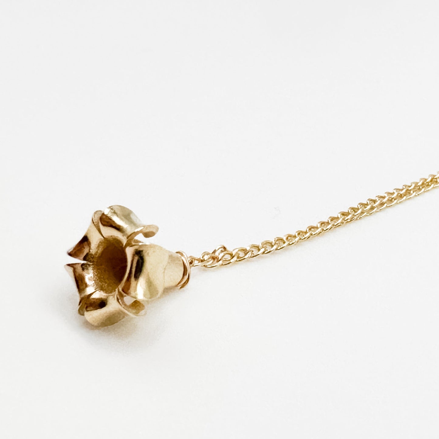 Hoʻomanaʻo Mau Puakenikeni Necklace