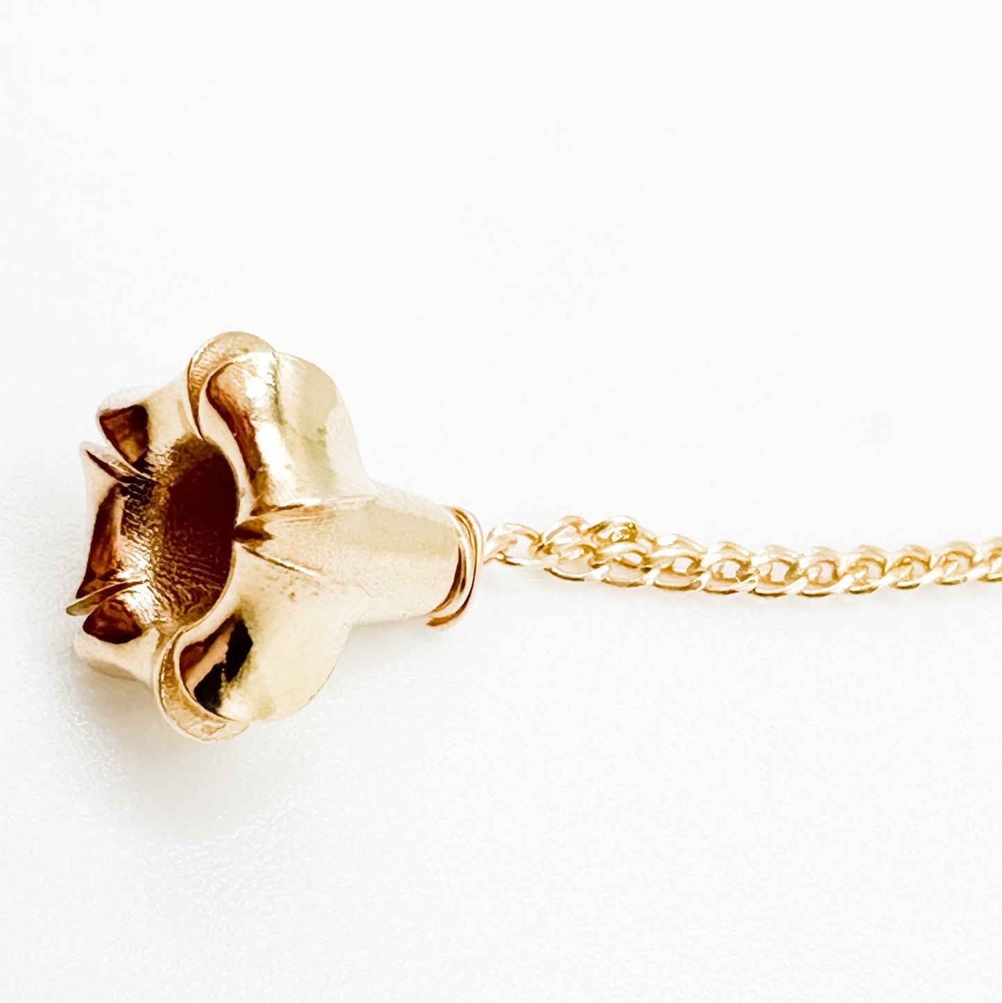 Hoʻomanaʻo Mau Puakenikeni Necklace