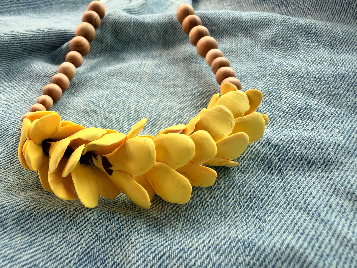 Hawaiian Flower Car Lei – Forever Blooms for Your Ride