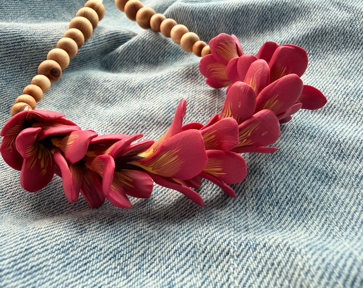 Hawaiian Flower Car Lei – Forever Blooms for Your Ride