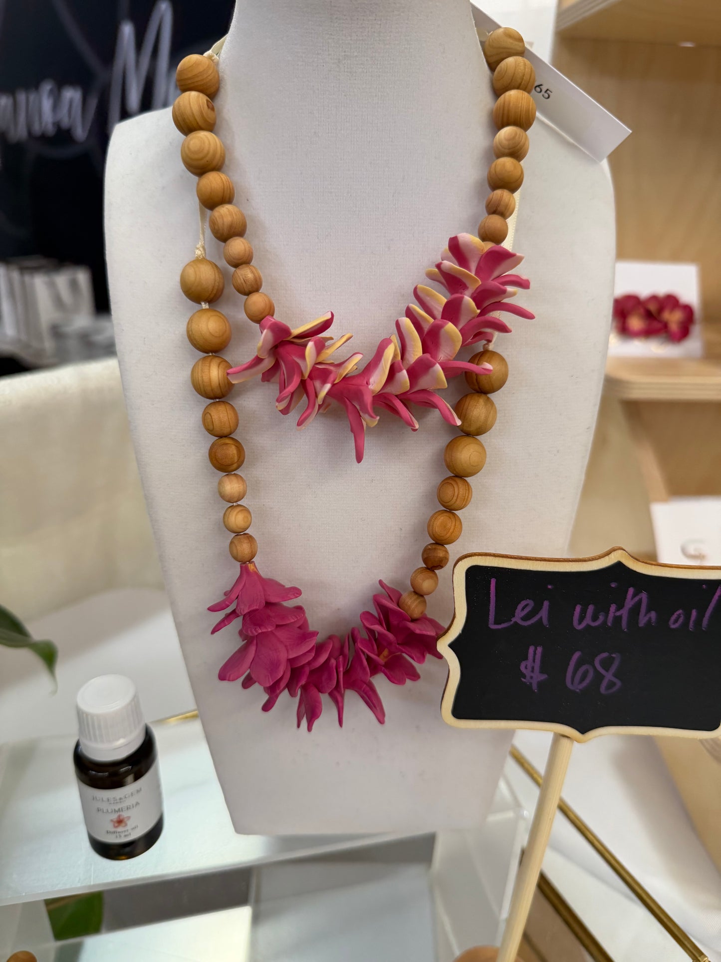 Hawaiian Flower Car Lei – Forever Blooms for Your Ride