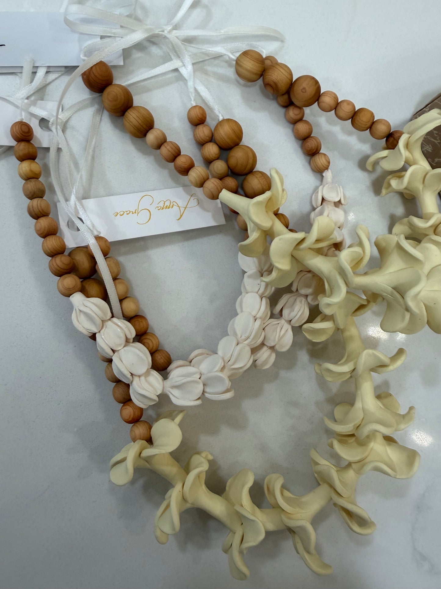 Hawaiian Flower Car Lei – Forever Blooms for Your Ride