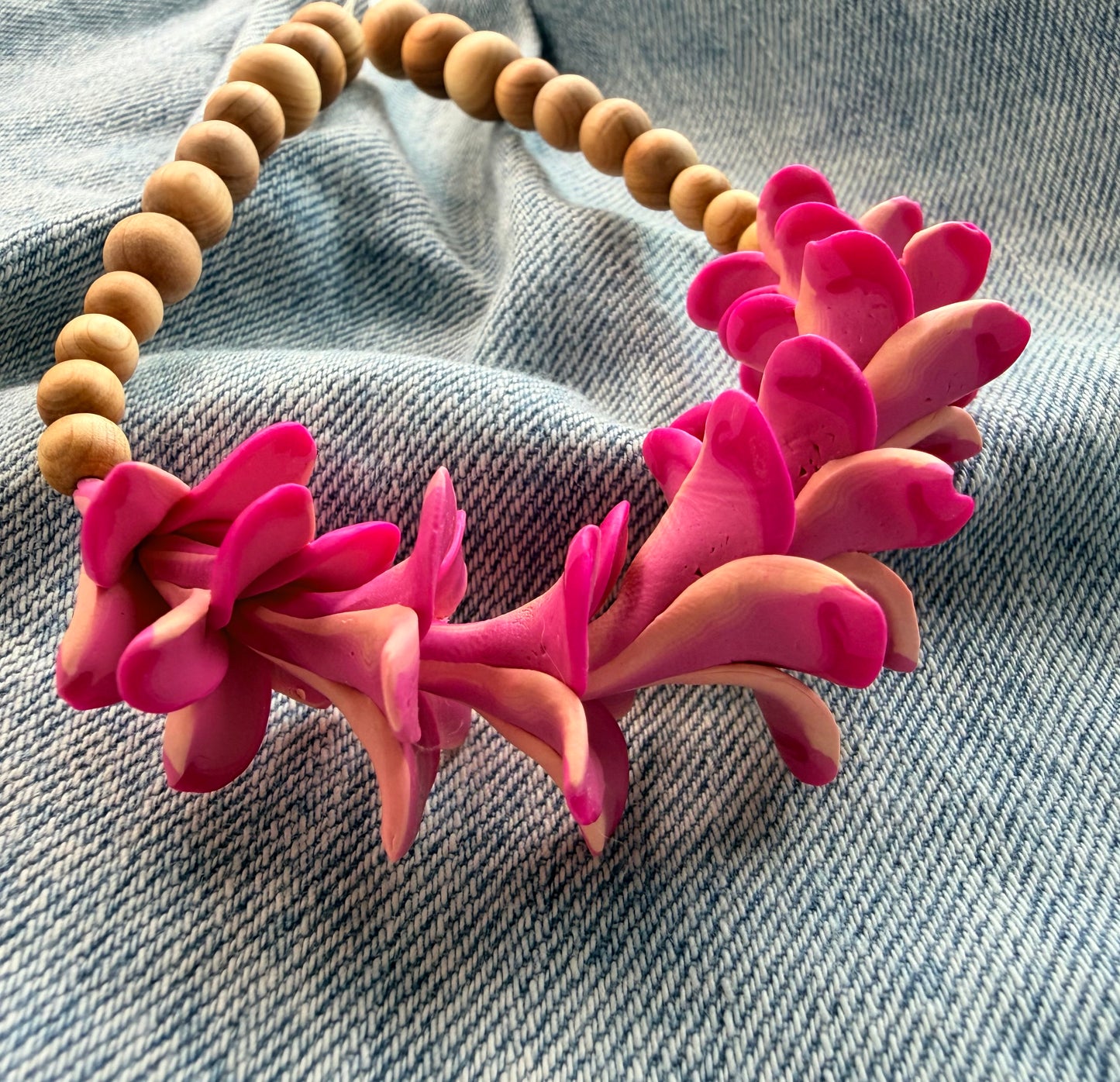 Hawaiian Flower Car Lei – Forever Blooms for Your Ride