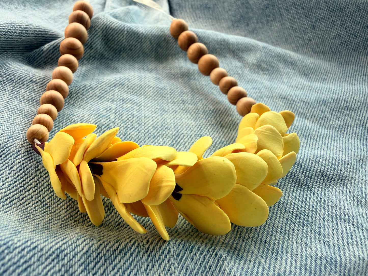 Hawaiian Flower Car Lei – Forever Blooms for Your Ride