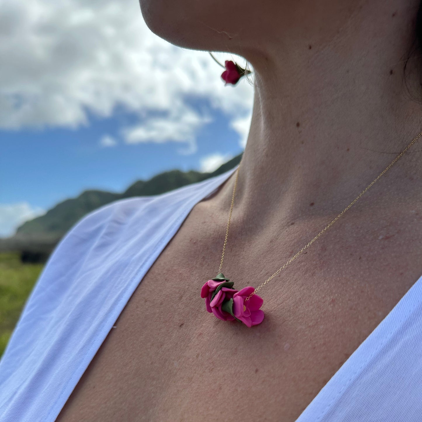 Pu’uwai Rose Floating Necklace