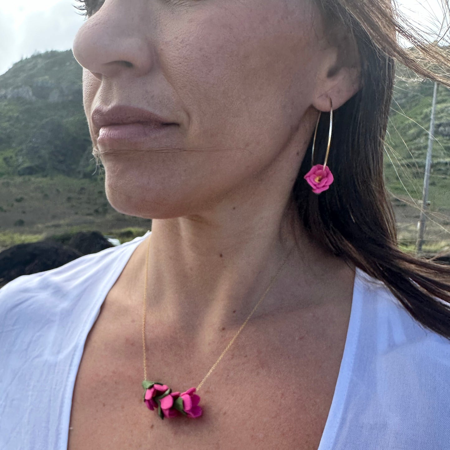 Pu’uwai Rose Floating Necklace