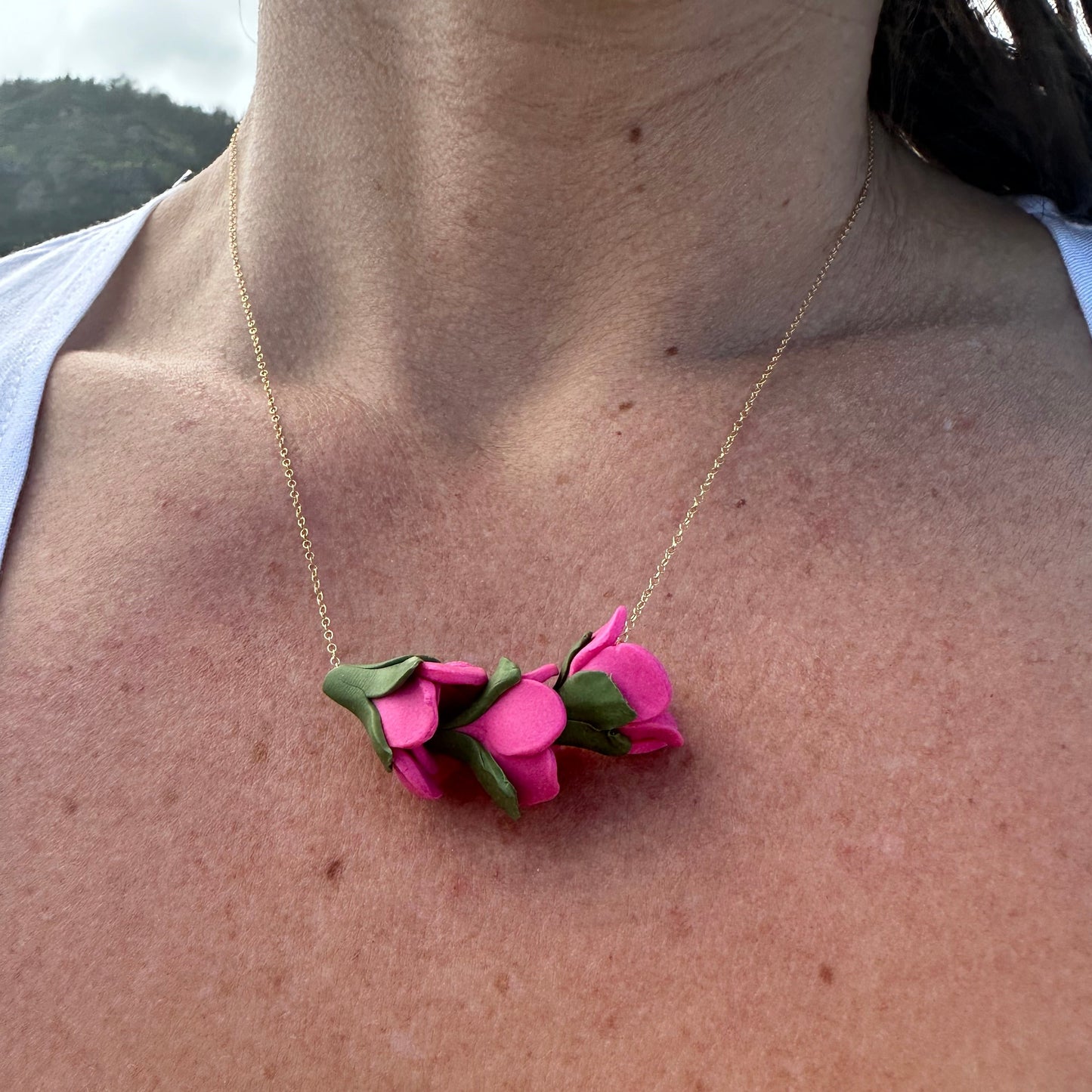 Pu’uwai Rose Floating Necklace