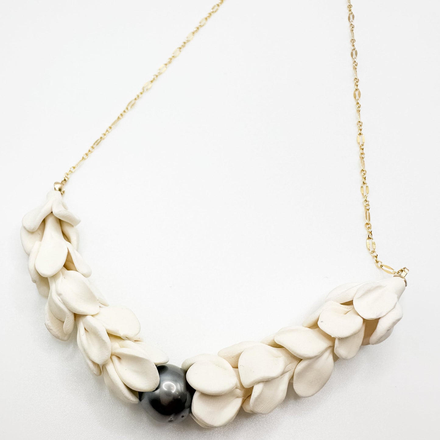 Keahi Lei Necklace with Tahitian Pearl