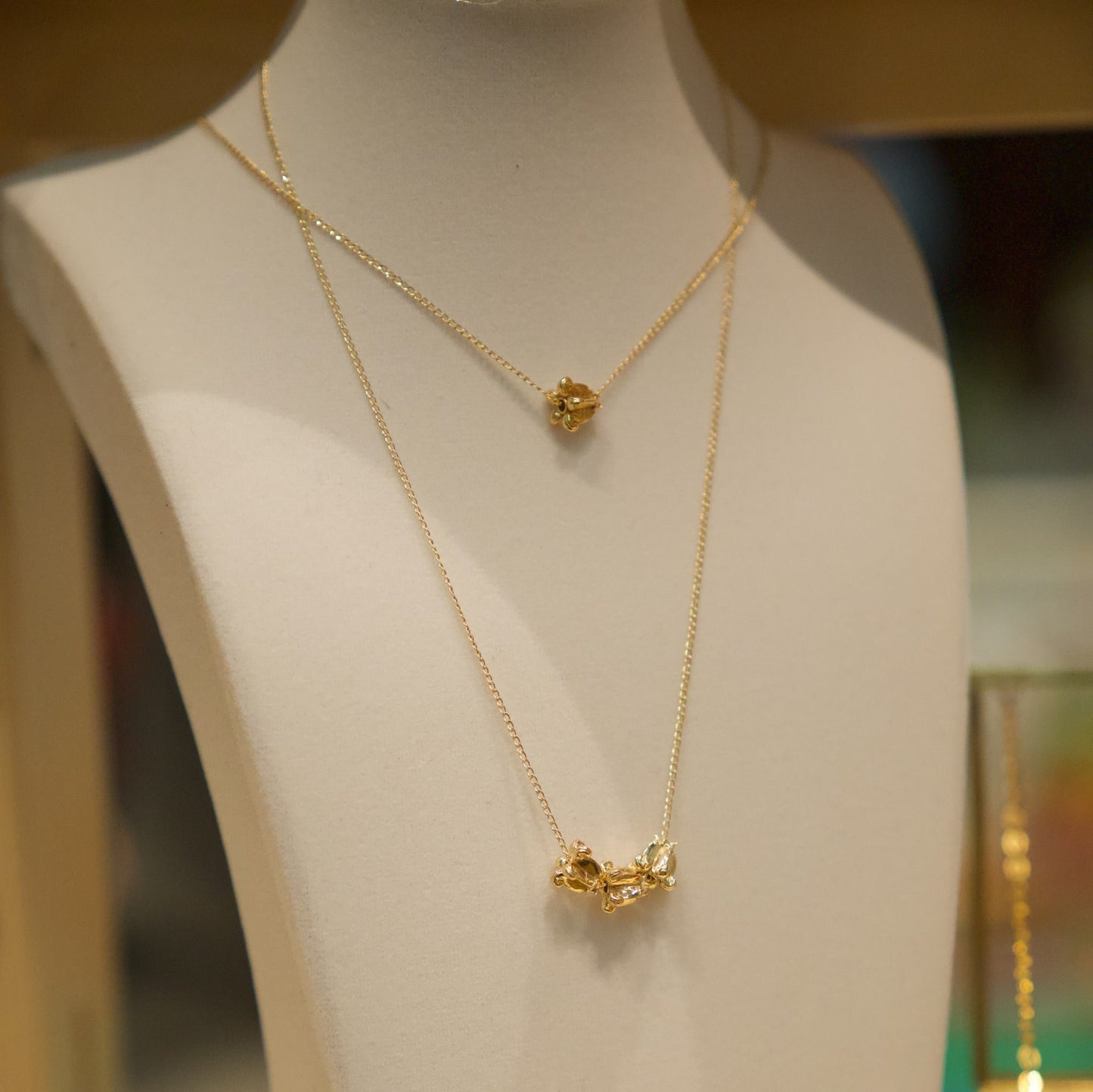 Hoʻomanaʻo Mau Crown Flower Necklace